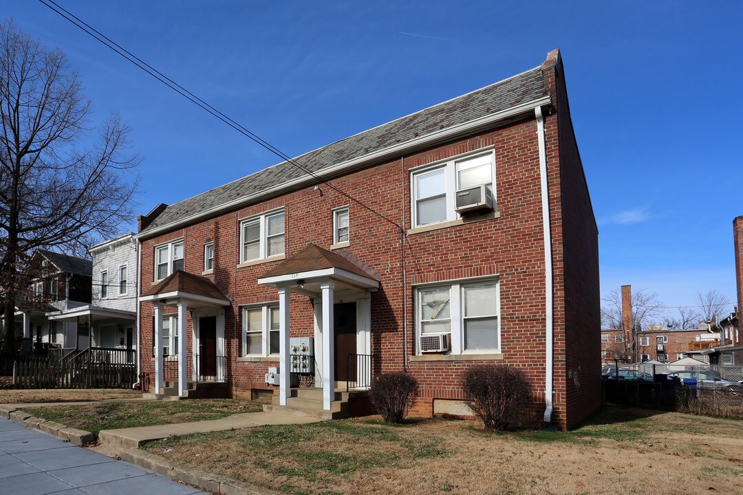 716-718 Jackson St NE in Washington, DC - Building Photo