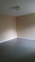 124 Peacock St-Unit -20 in Cochran, GA - Building Photo - Building Photo