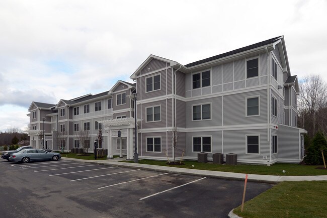 The Parc at Medfield in Medfield, MA - Foto de edificio - Building Photo