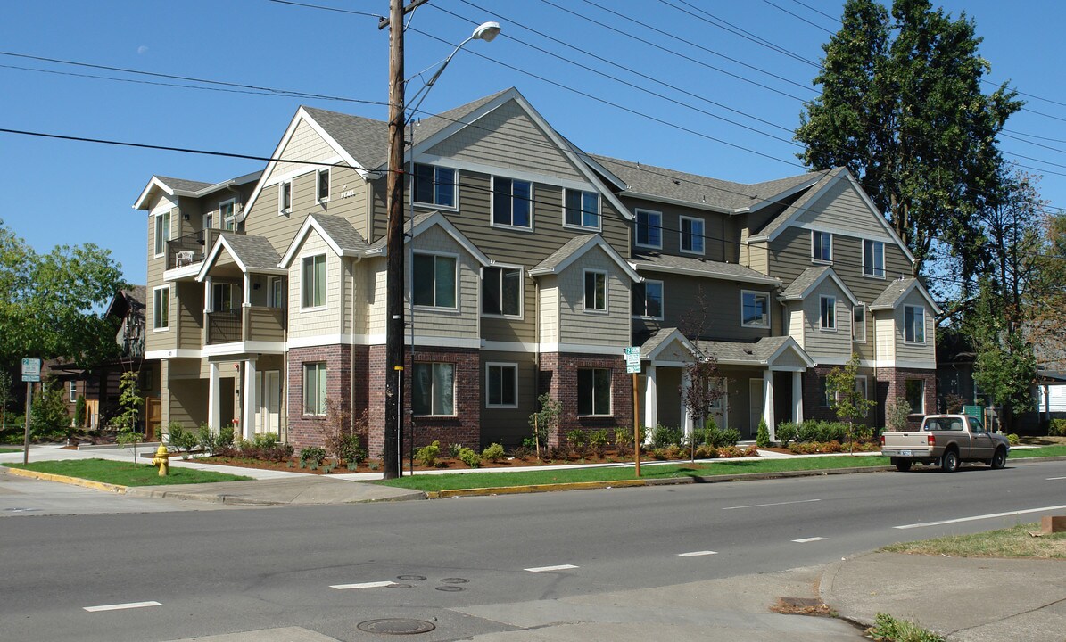 The Madrone in Eugene, OR - Building Photo