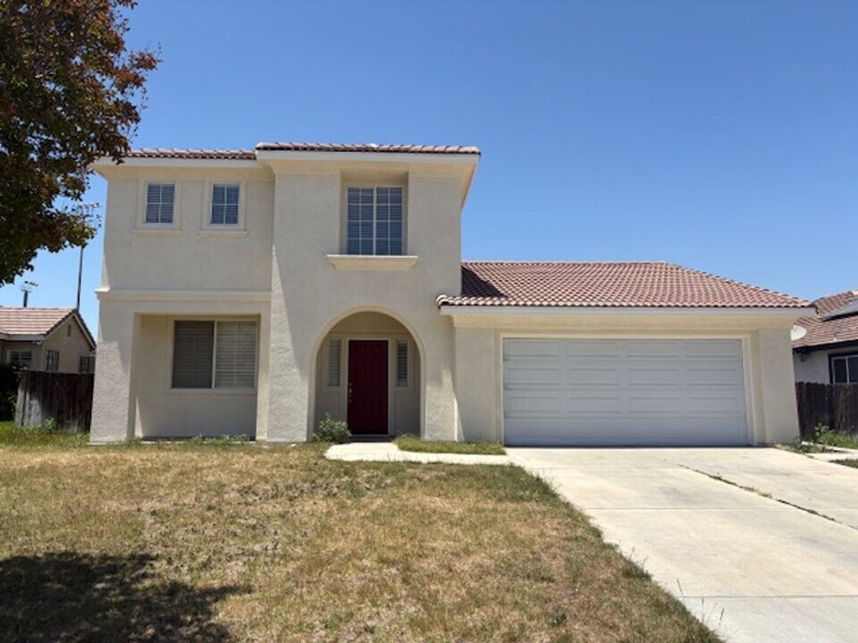 2726 S Erin Way in San Bernardino, CA - Building Photo