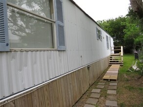 735 5th St in San Leon, TX - Foto de edificio - Building Photo