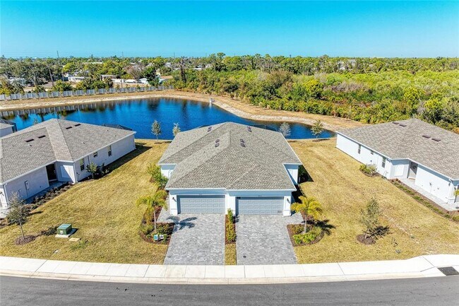 8613 Seasalt Lp in Englewood, FL - Building Photo - Building Photo