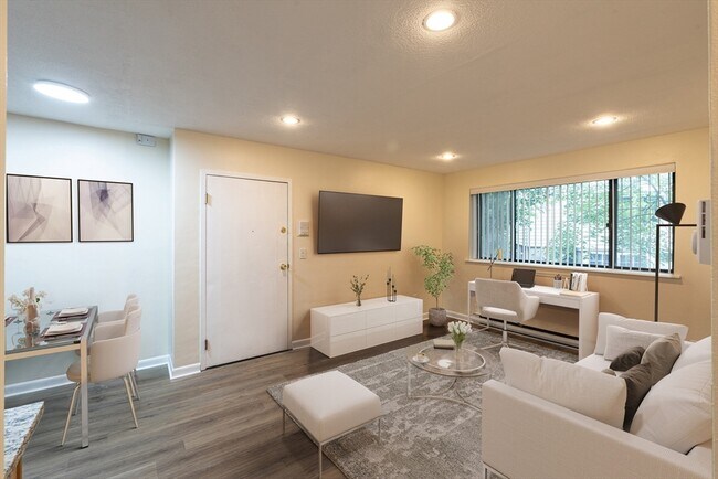 196 Calumet St, Unit #1