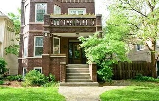 1922 W Touhy Ave in Chicago, IL - Building Photo