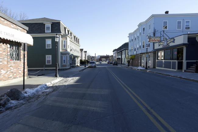 174 Broadway St in Lowell, MA - Building Photo - Building Photo