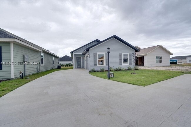 24722 SW 21st Ln in Newberry, FL - Building Photo - Building Photo