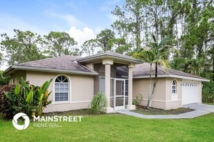 803 Hamilton Ave in Lehigh Acres, FL - Building Photo