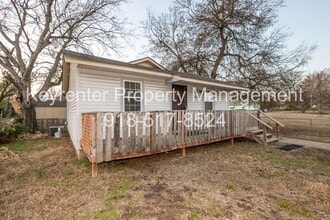 2144 N Garrison Pl in Tulsa, OK - Building Photo - Building Photo