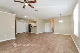 236 Idlewild Ave in Eustis, FL - Foto de edificio - Building Photo