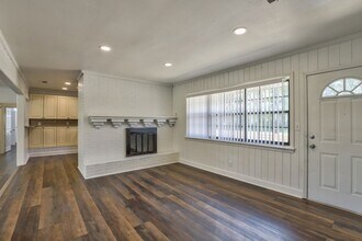 2961 Lakeshore Dr in Tallahassee, FL - Building Photo - Building Photo