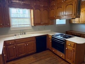 1210 Whiddon Mill Rd in Tifton, GA - Foto de edificio - Building Photo