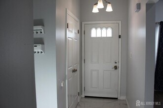 83 Pheasant Run in Edison, NJ - Building Photo - Building Photo