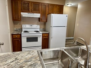 24 Orchard Ln in Norwalk, OH - Foto de edificio - Building Photo