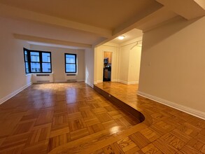 141 E 56th St in New York, NY - Building Photo - Building Photo