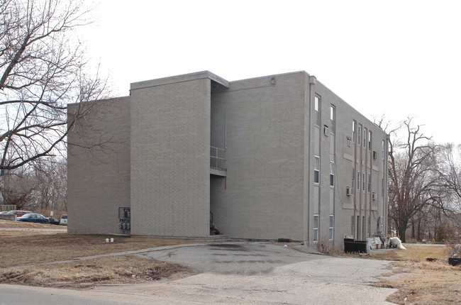 Bluejay Apartments in Lawrence, KS - Building Photo - Building Photo