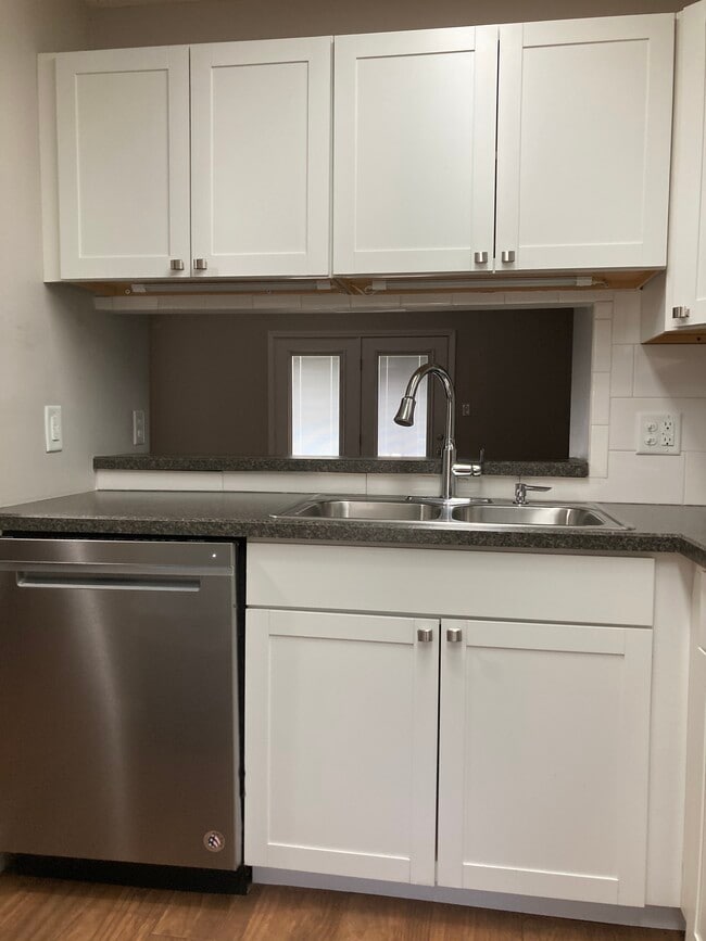 2350 S Henderson St in Bloomington, IN - Building Photo - Building Photo