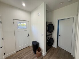 6257 Stewart St in San Diego, CA - Building Photo