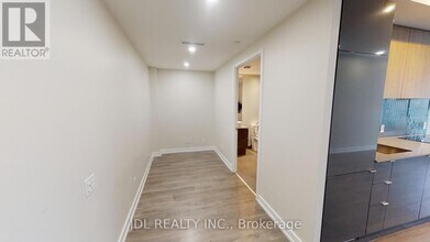 161 Roehampton Ave in Toronto, ON - Building Photo - Building Photo