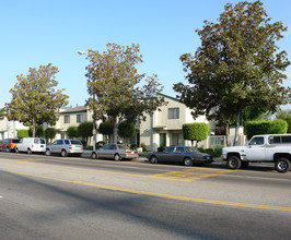 Jefferson Townhomes in Los Angeles, CA - Building Photo - Building Photo