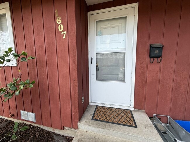 1607-1607 Oregon St in The Dalles, OR - Building Photo - Building Photo