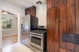 1032 Carol Dr in West Hollywood, CA - Building Photo - Building Photo