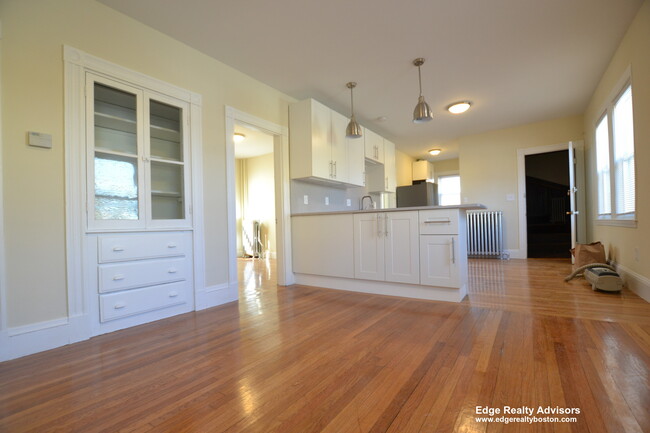 58 Dustin St, Unit 1 in Boston, MA - Building Photo - Building Photo
