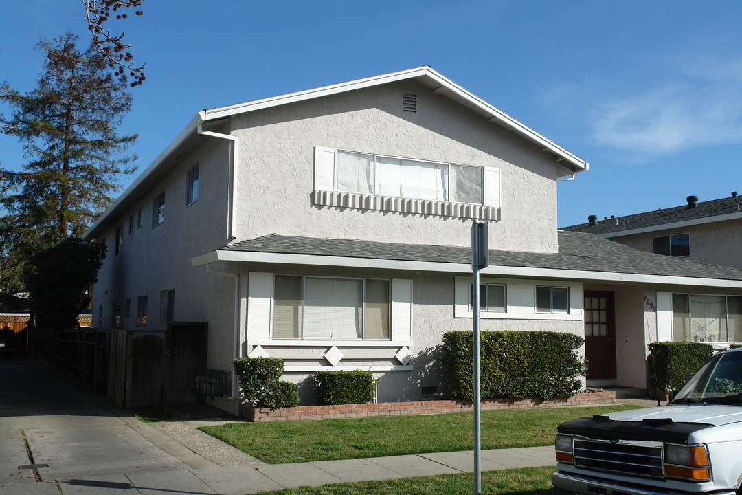 1092 Topaz Avenue in San Jose, CA - Building Photo