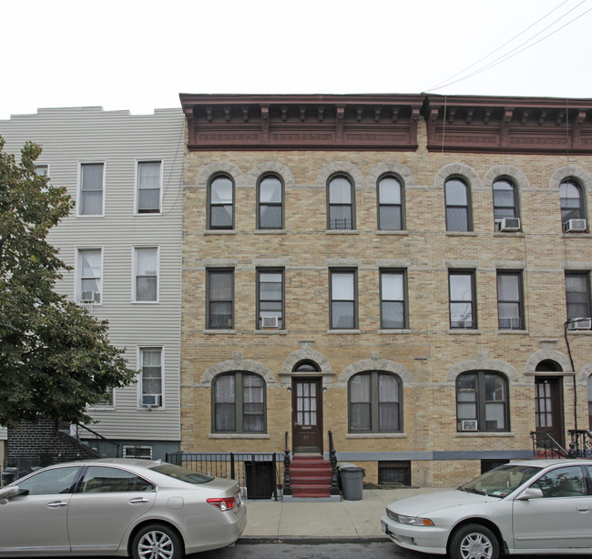 35 Withers St in Brooklyn, NY - Building Photo - Building Photo