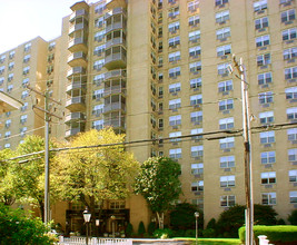 Soundview Towers in Stamford, CT - Foto de edificio - Building Photo