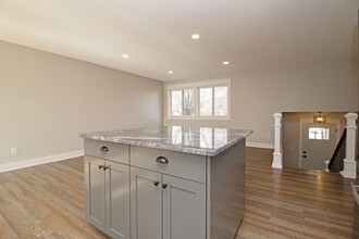 6082 Kalland Cir NE in Albertville, MN - Building Photo - Building Photo