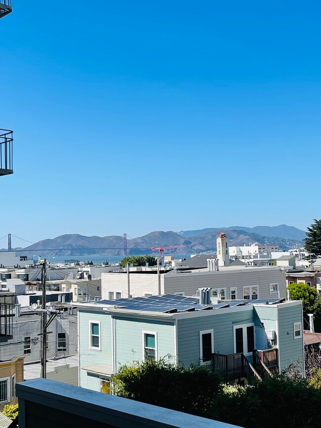 1418 Pacific Ave, Unit Back Cottage in San Francisco, CA - Building Photo - Building Photo