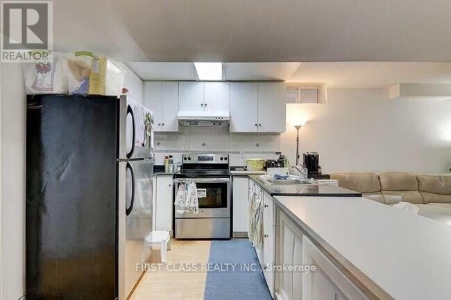 5 Quantum St in Markham, ON - Building Photo - Building Photo