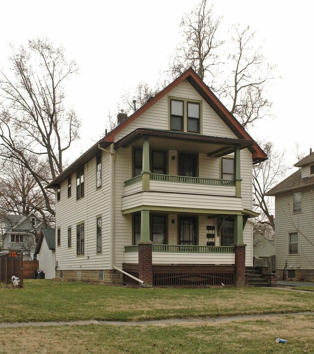 157 Harvard Ave in Elyria, OH - Foto de edificio