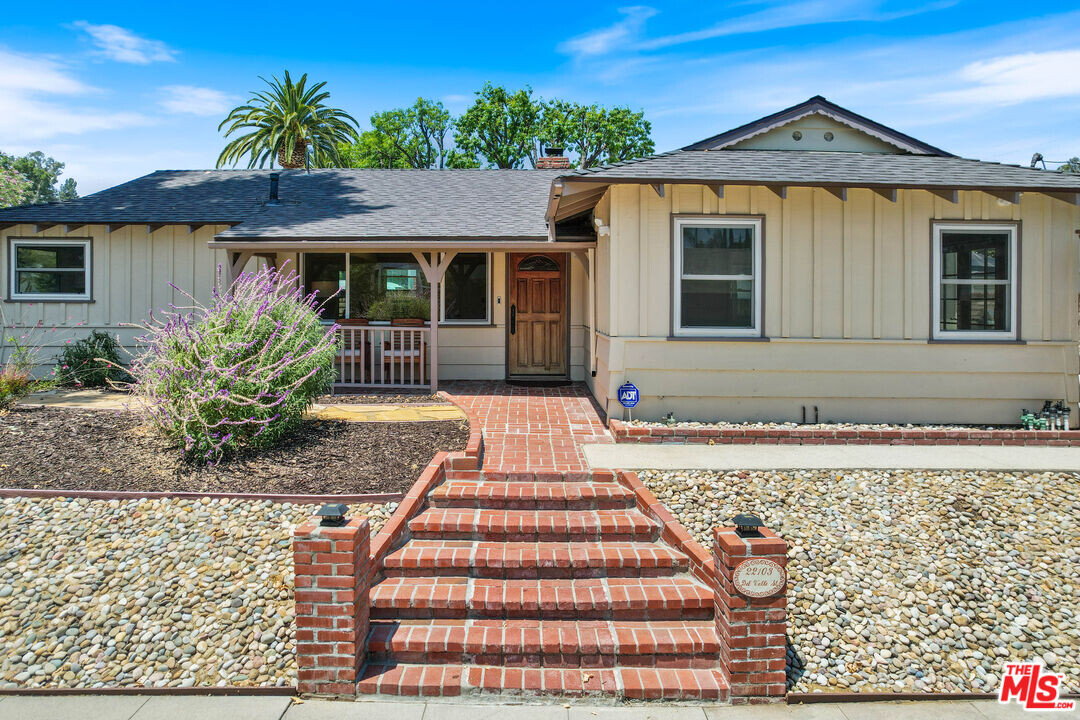 22103 Del Valle St in Los Angeles, CA - Building Photo