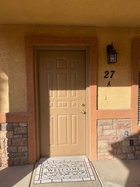 717 E Hafen Ln in Mesquite, NV - Building Photo