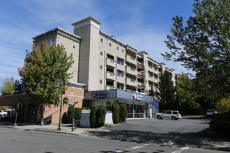 Avellino Apartments in Mercer Island, WA - Foto de edificio - Building Photo