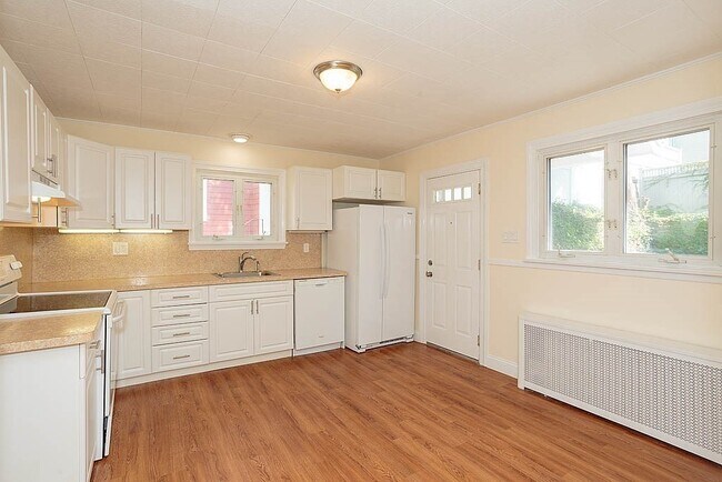51 Wallace St in Somerville, MA - Building Photo - Building Photo