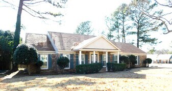 6135 Haddington Dr in Memphis, TN - Building Photo