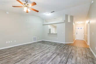 2345 Captain Dr in Deltona, FL - Building Photo - Building Photo