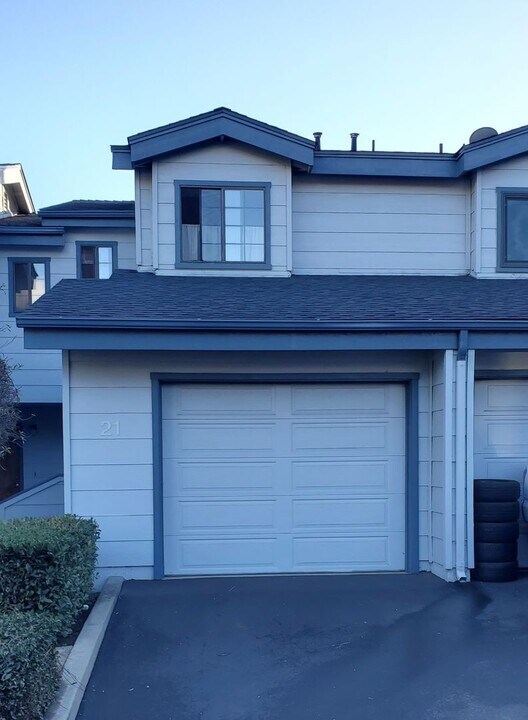 2225 Exposition Dr in San Luis Obispo, CA - Building Photo