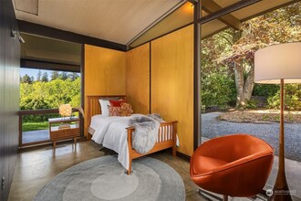 14407 SE 55th St in Bellevue, WA - Building Photo - Building Photo