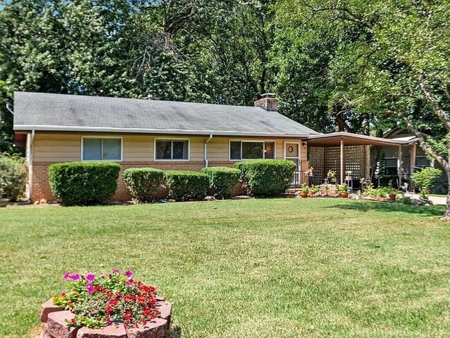 1909 S Fort Ave in Springfield, MO - Building Photo - Building Photo