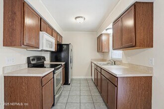 8362 Kipling Ct in Jacksonville, FL - Building Photo - Building Photo