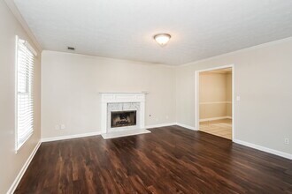 1150 Burning Bush Dr in Loganville, GA - Building Photo - Building Photo