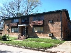 Casa Roble Apartments