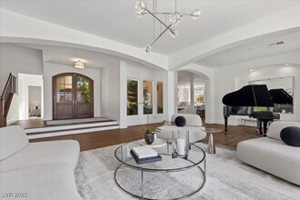 9312 Provence Garden Ln in Las Vegas, NV - Building Photo - Building Photo