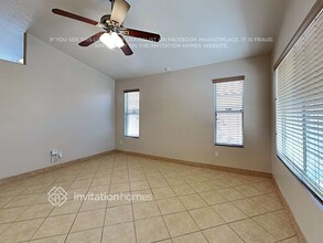 8028 Hesperides Ave in Las Vegas, NV - Building Photo - Building Photo