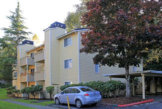 Surrey Downs Apartments in Bellevue, WA - Foto de edificio - Building Photo