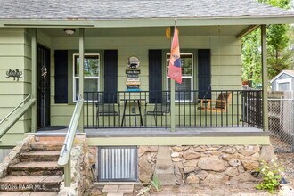 805 Canyon Dr in Prescott, AZ - Foto de edificio - Building Photo